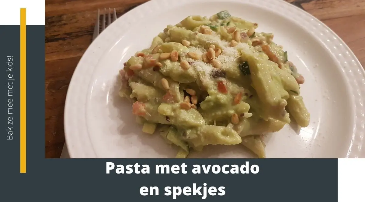 Pasta met avocado en spekjes