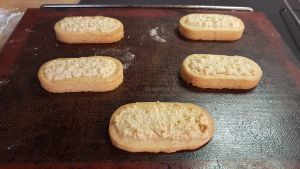 gebakken sloffen met amandelspijs